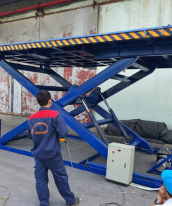 2000kg Lift Table 2