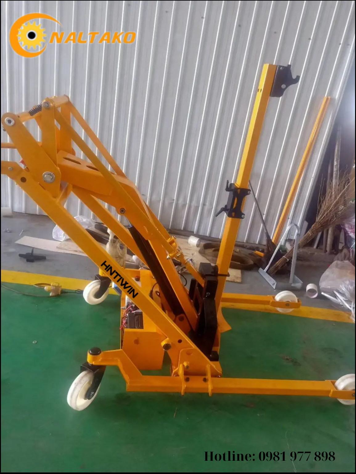 Xe nâng hàng ắc quy 3 Xe nâng hàng ắc quy 3