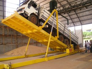 Bàn Nâng Đổ Liệu