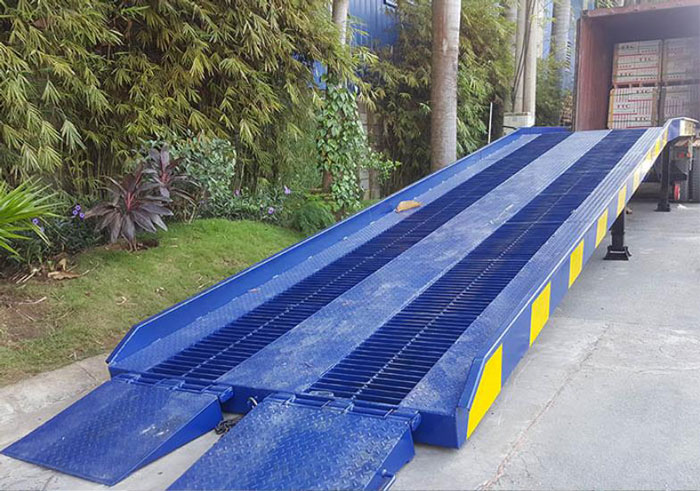 Cầu dẫn hàng lên container chất lượng tại Naltako