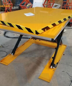 360-Degree Rotating Stage Lift Table, 1.3m High 2
