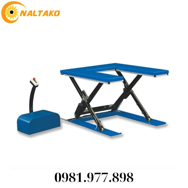 600kg Hydraulic Lift Table, Lifting Height 80 – 820 mm 3 600kg Hydraulic Lift Table, Lifting Height 80 – 820 mm 3