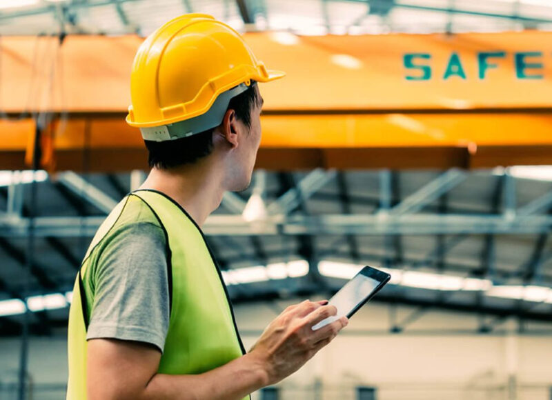 Cần trang bị bảo hộ cá nhân cho nhân viên kho hàng