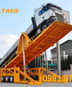 Animal feed dumping lift table