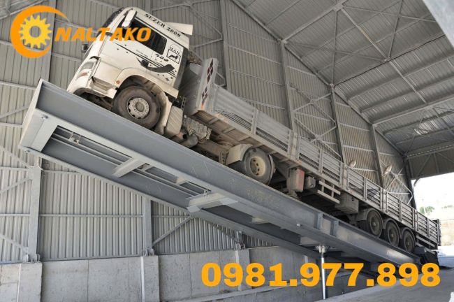 Bàn nâng đổ giúp an toàn cho cho công nhân