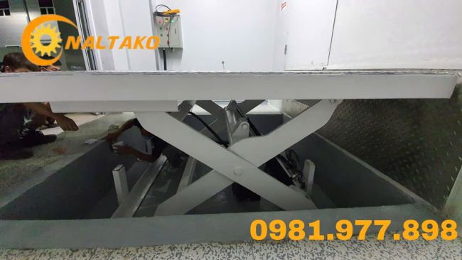 Bàn nâng hạ hàng hóa êm ái và ổn định