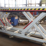 bàn nâng thủy lực cũ