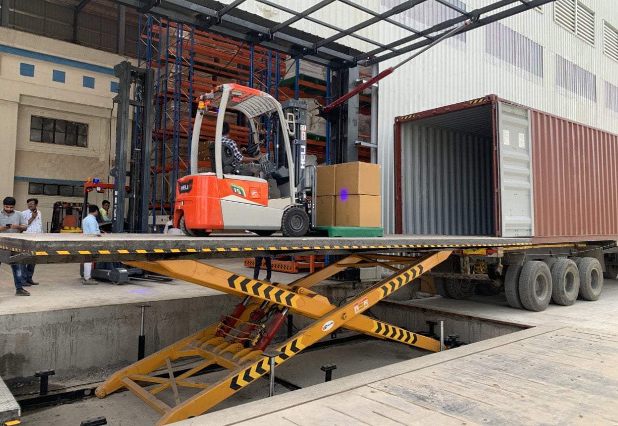 Bàn nâng thủy lực