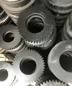 Bánh răng cẩu trục liền răng được gia công từ một khối vật liệu đồng nhất