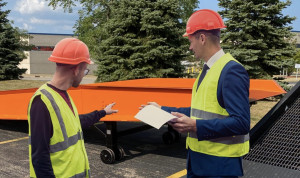 Bảo trì và sửa chữa cầu dẫn xe nâng