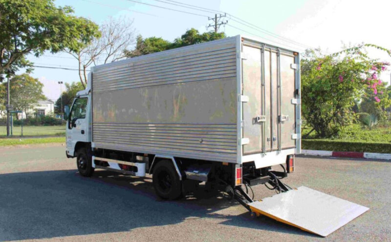 Khung bửng và tay nâng được cố định và xe tải