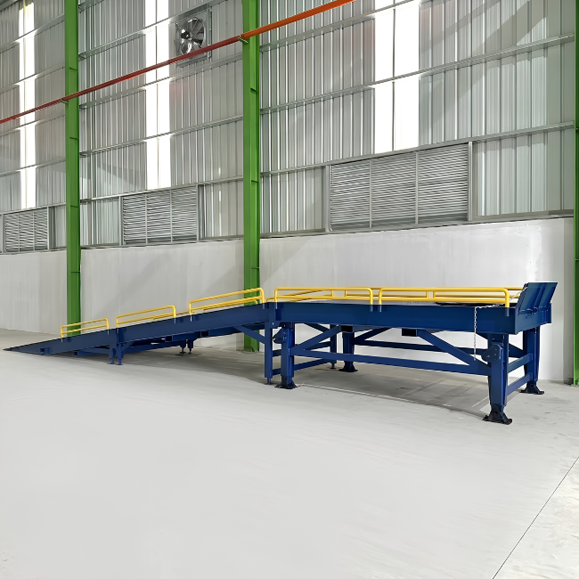 Cầu dẫn xe nâng 6 tấn tiêu chuẩn hỗ trợ việc di chuyển và xếp dỡ hàng hóa nhanh chóng