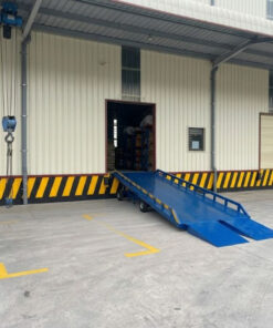 Cầu dẫn xe nâng tải trọng 4 tấn  2