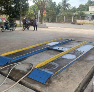 Cầu nâng rửa xe ô tô cũ
