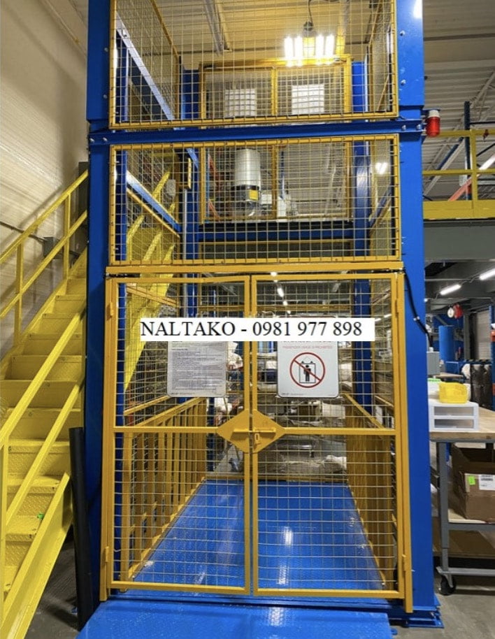 Cửa an toàn thang nâng hàng