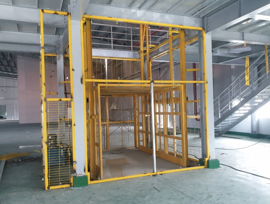 Thang nâng hàng thủy lực đơn giản