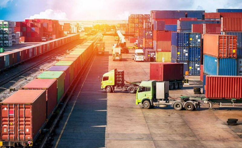 Ngày nay, có nhiều phần mềm hiện đại giúp quản lý logistics hiệu quả hơn 