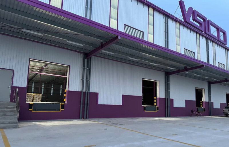 Dock leveler là thiết bị hỗ trợ xe nâng trong các kho hàng chuyên nghiệp 