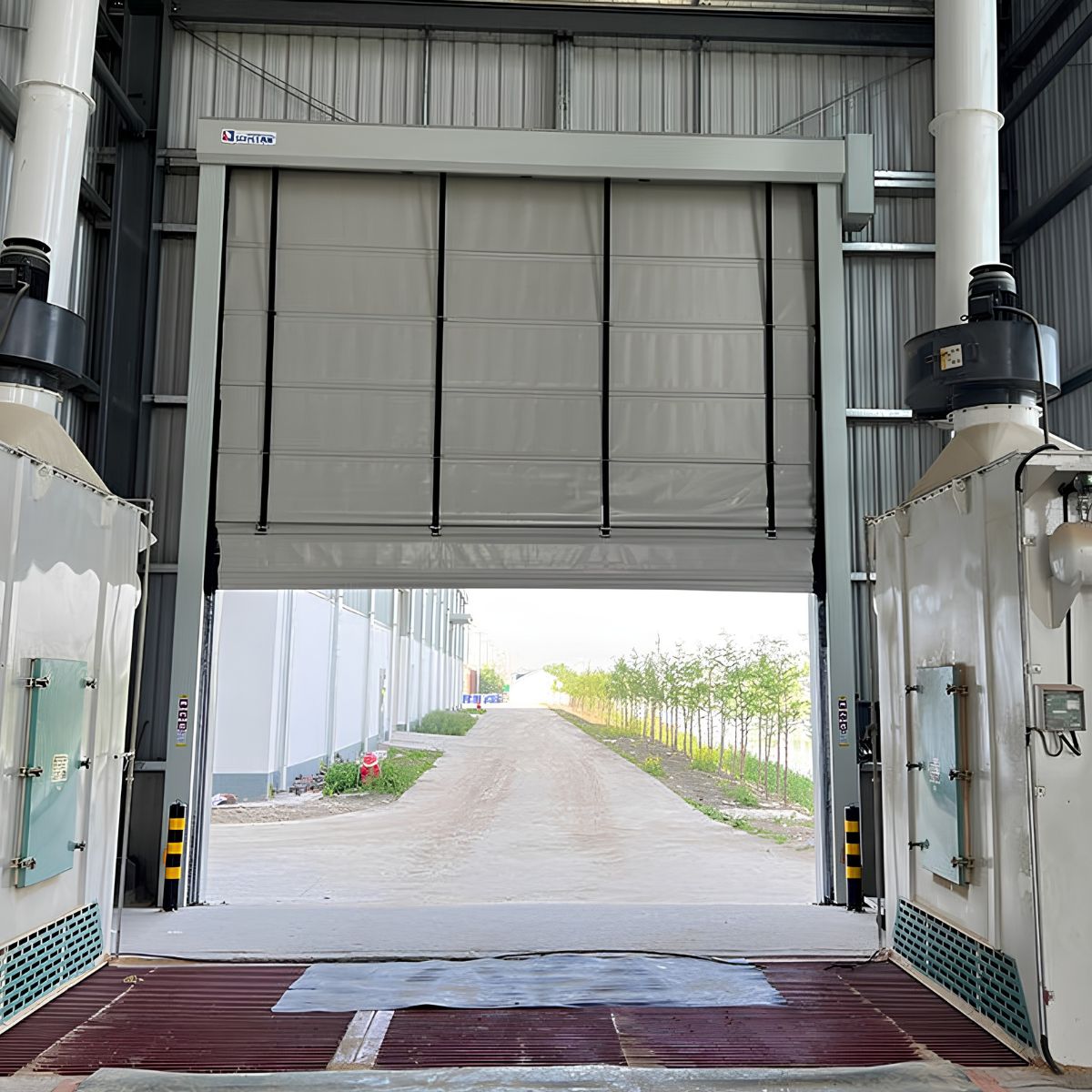 Cửa cuốn nhanh xếp lớp được trang bị hệ thống cảm biến
