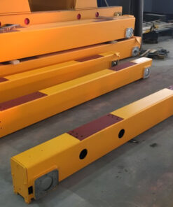 Dầm biên gồm 3 bộ phận chính là khung dầm, bánh xe, động cơ giảm tốc