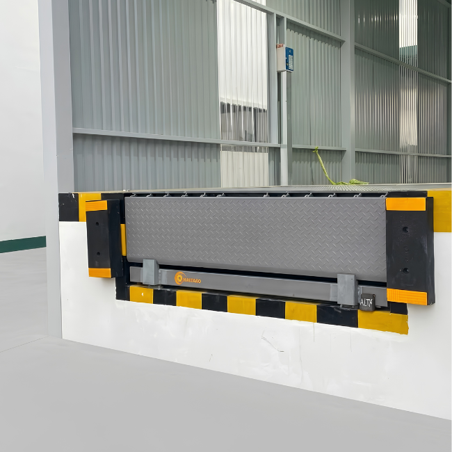 Dock Leveler mặt sàn 2x2m, tải trọng 6000kg 4 Dock Leveler mặt sàn 2x2m, tải trọng 6000kg 4