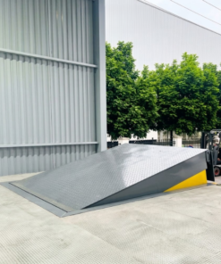 Sàn nâng tự động Dock Leveler Naltako (Kích thước 2000 x 2000 mm – Tải trọng 6 tấn)
