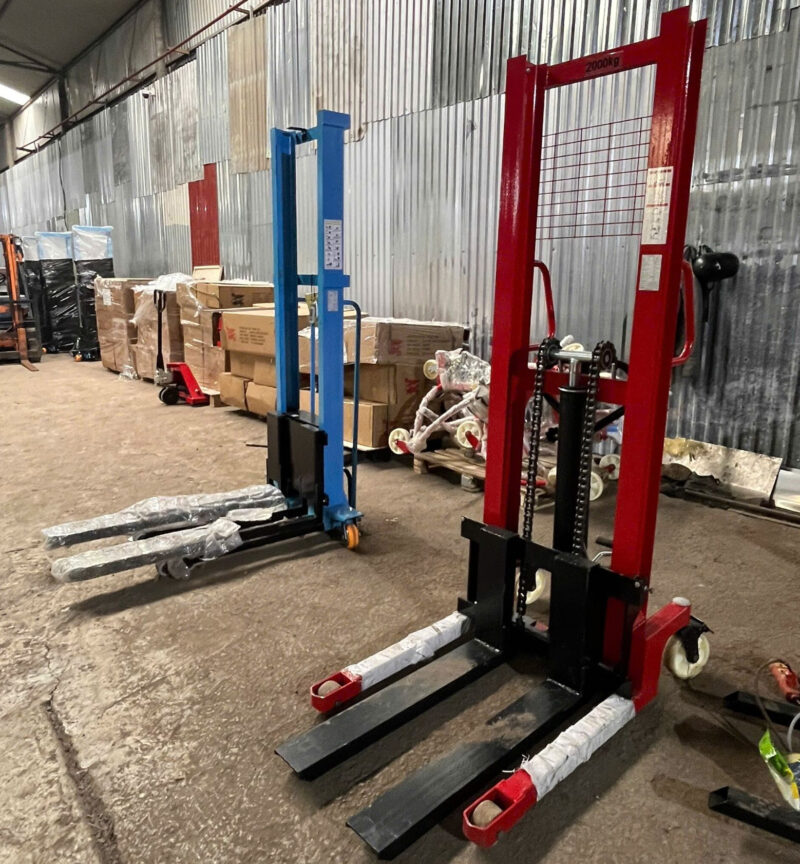 Xe nâng Naltako - giải pháp kết nối container với mặt đất hiệu quả