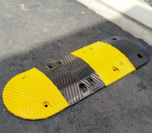 Gờ giảm tốc bằng cao su