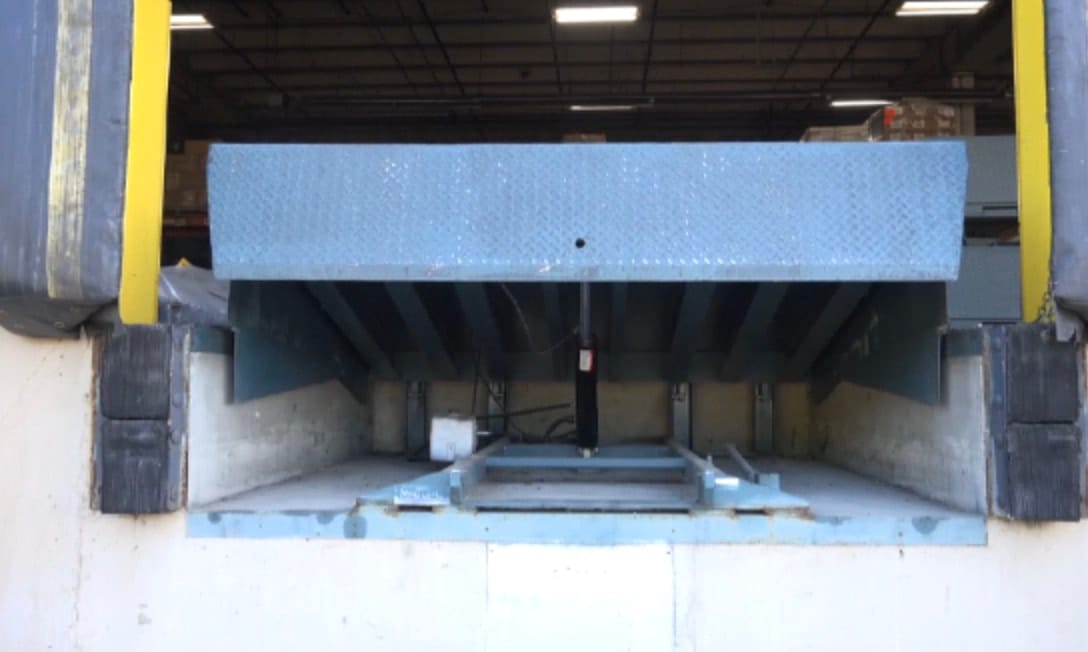 Dock Leveler có đào hố pit