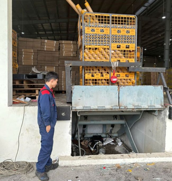 Safety instructions for operating hydraulic lifting equipment