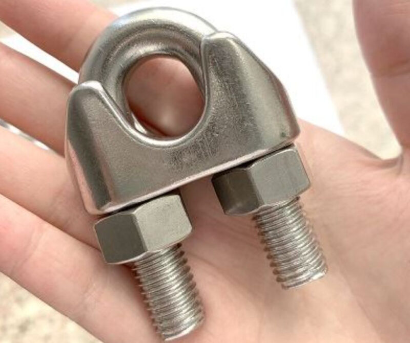 Khóa cáp inox và mạ kẽm khác nhau về chất liệu, ứng dụng và độ bền 