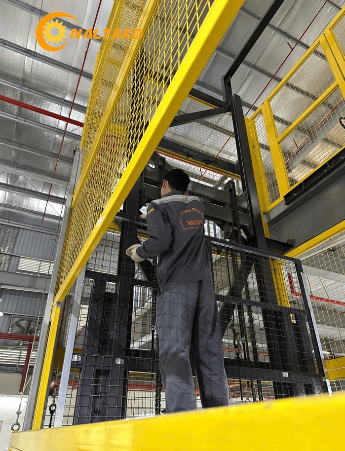 Tự bắt bệnh thang nâng hàng qua âm thanh và cảm quan