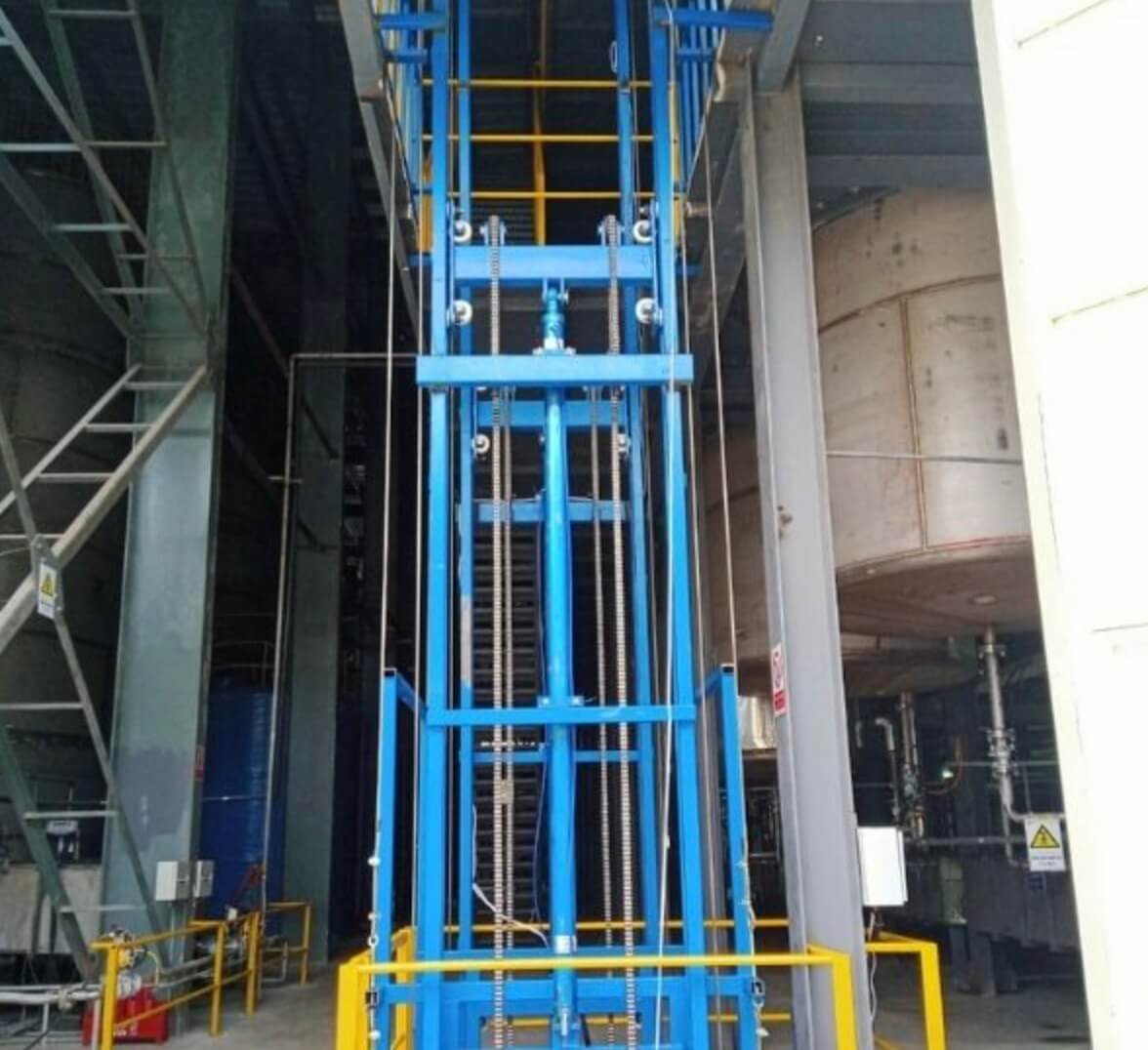 Thang nâng hàng 500kg tại Naltako