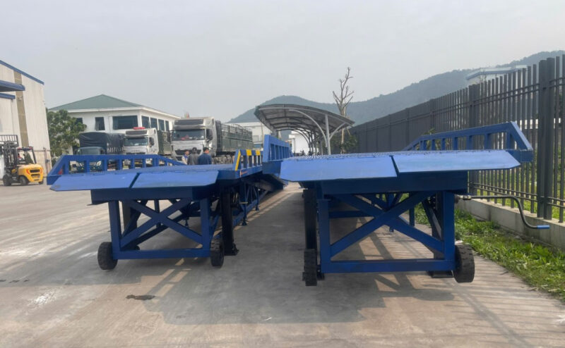 Kiểm tra trước khi bàn giao cầu dẫn cho khách hàng 