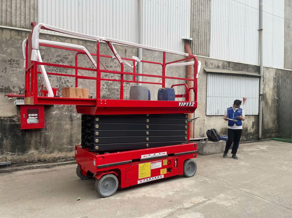 Bảng thông số xe nâng người cắt kéo tự hành