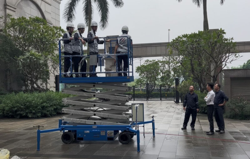 Mỗi chiếc xe nâng người sau khi xuất xưởng đều được kiểm định nghiêm ngặt 