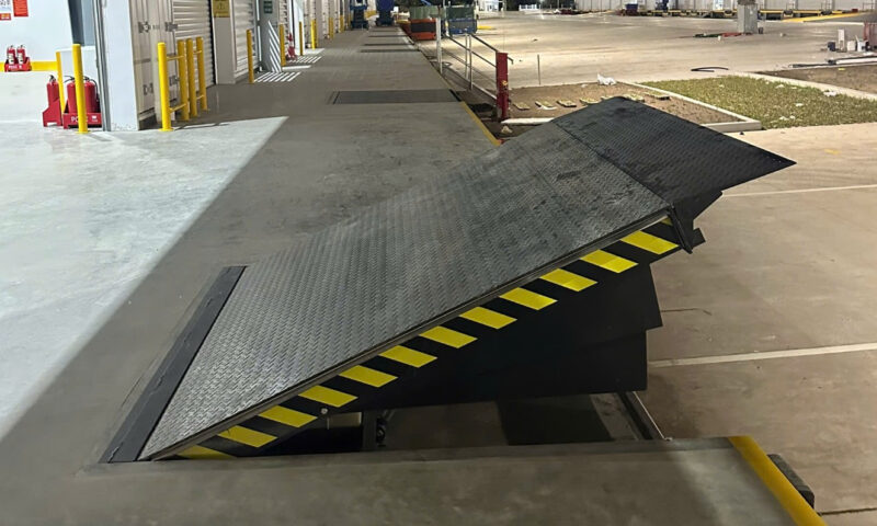 Với sự giám sát chặt chẽ, Naltako hoàn thành siêu dự án dock leveler trong thời gian ngắn