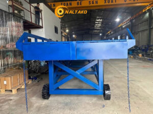 Các khâu kiểm tra cầu dẫn xe nâng trước khi xuất xưởng 