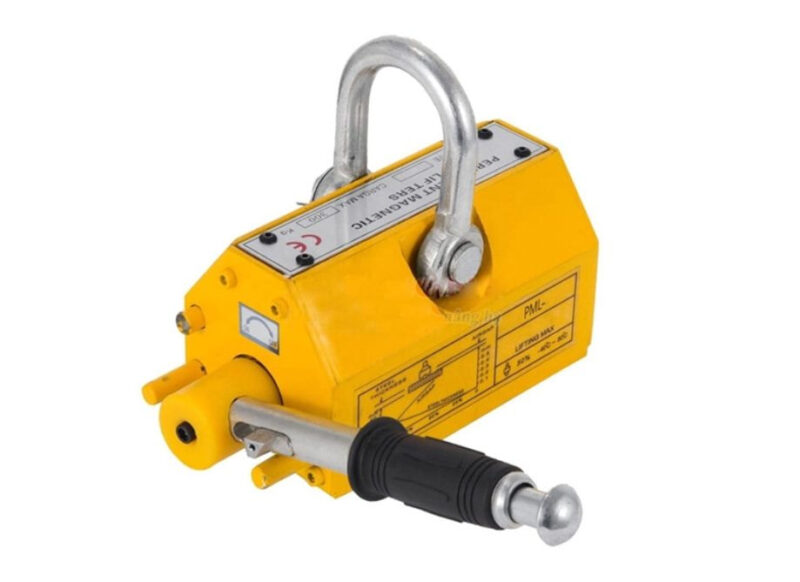 Nam châm cẩu hàng dùng để hút và nâng vật liệu xây dựng hoặc các tấm thép 