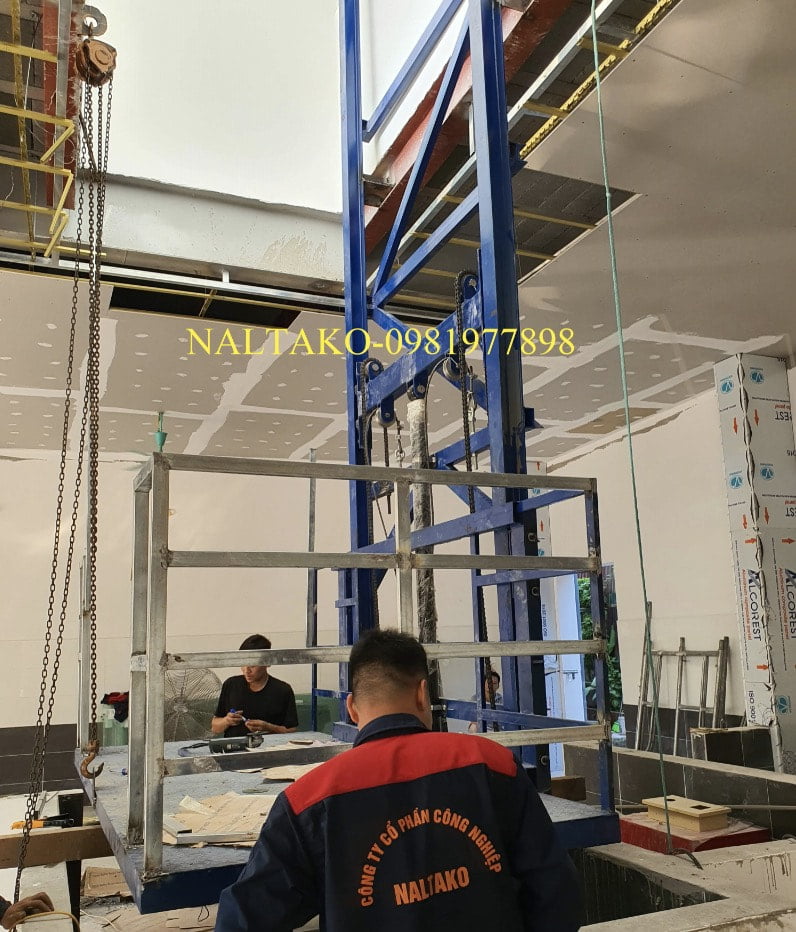Thang nâng hàng thủy lực được sản xuất bởi Naltako