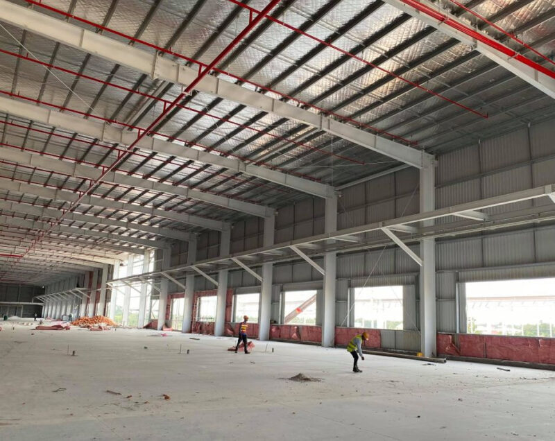 Thiết kế nhà xưởng đòi hỏi phải tuân thủ các tiêu chuẩn về chịu lực, an toàn lao động