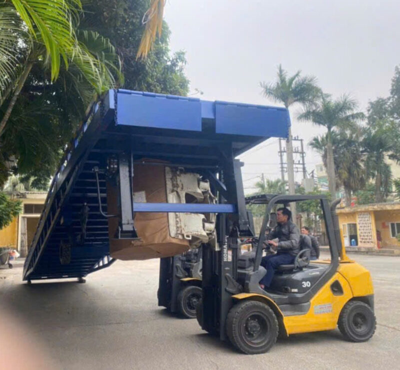 Bàn giao cầu dẫn tại công trình 