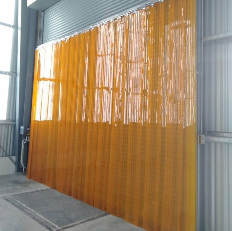 Rèm chắn côn trùng được ứng dụng rộng rãi trong nhiều không gian 