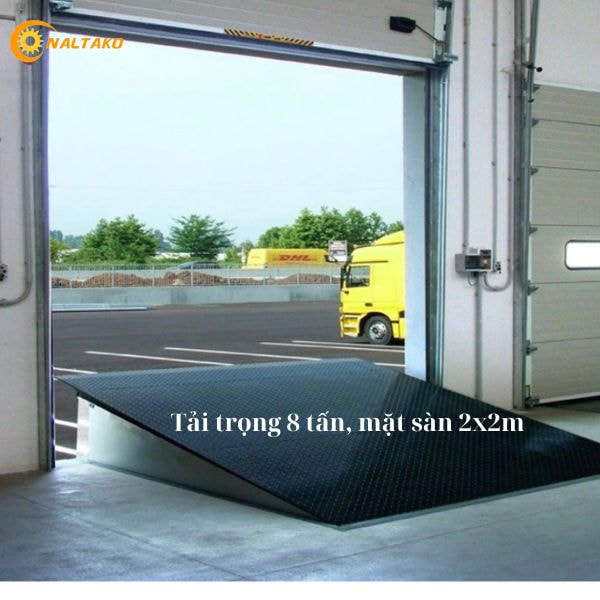 Sàn nâng thủy lực tải trọng 8 tấn, mặt sàn kích thước 2x2m