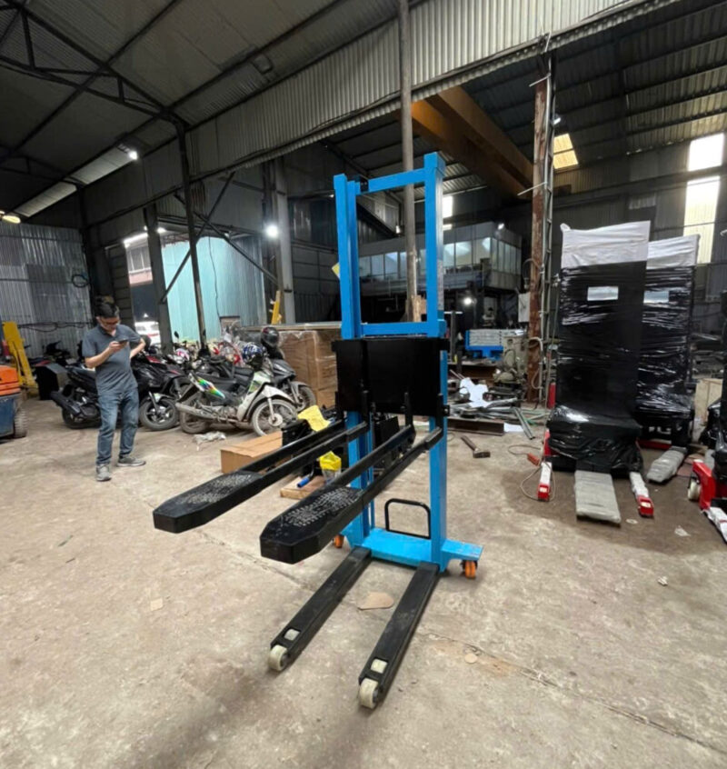 Xe nâng điện tiết kiệm chi phí hơn 70% so với xe nâng dầu 