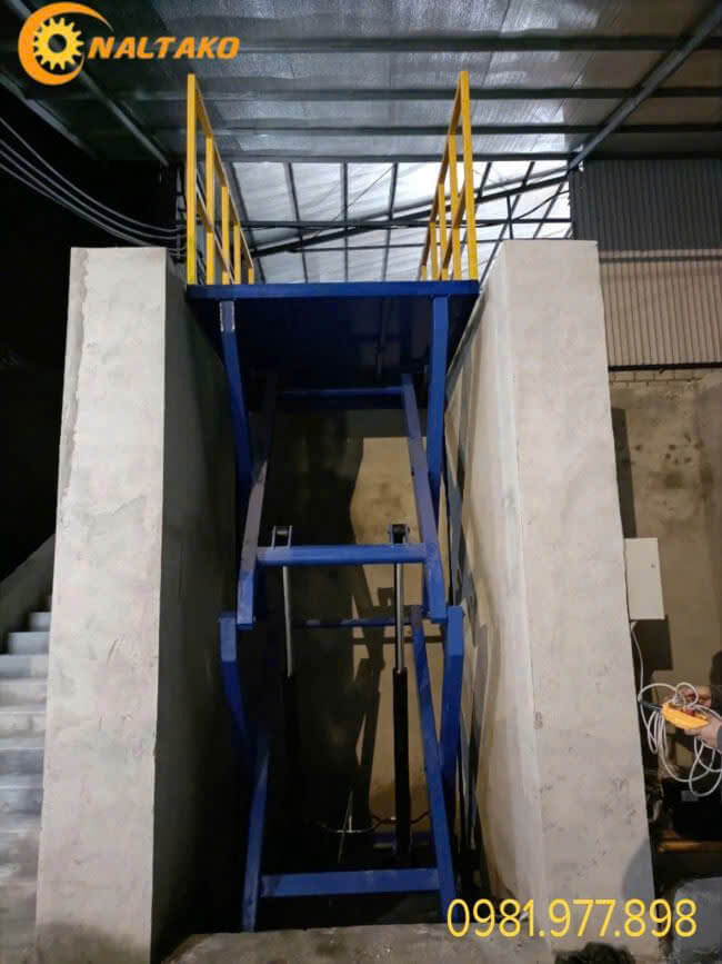 Thang n&acirc;ng chữ X (Cắt k&eacute;o)