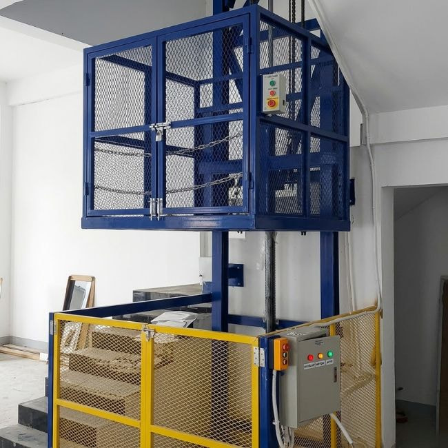 Thang Tời Hàng Mini Thủy Lực 4 Thang Tời Hàng Mini Thủy Lực 4