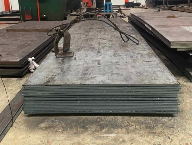 Thép tấm SS400 tiêu chuẩn có khả năng chịu lực tốt, dễ gia công và hàn 