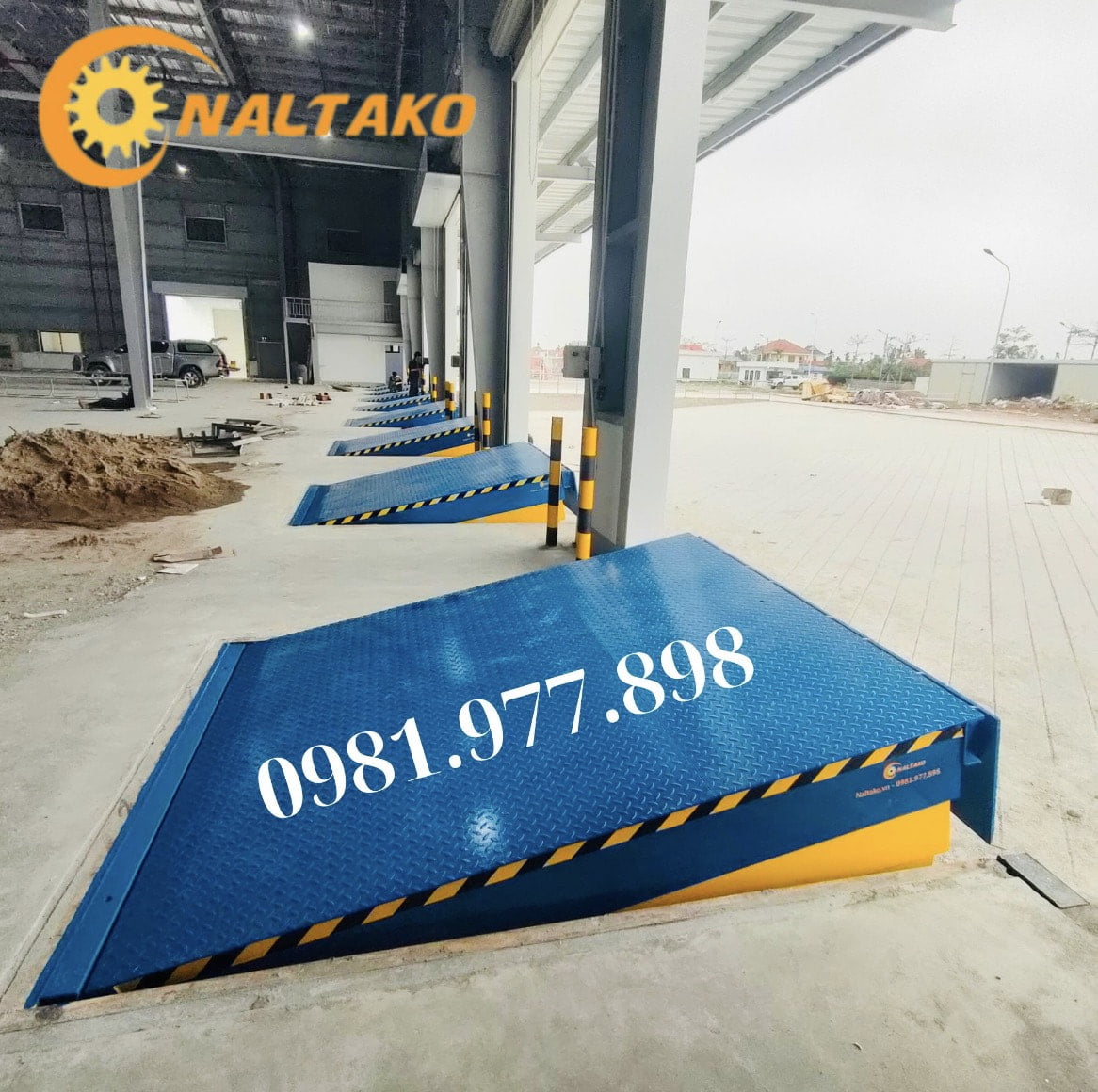 Sàn nâng thủy lực dock leveler tại Naltako