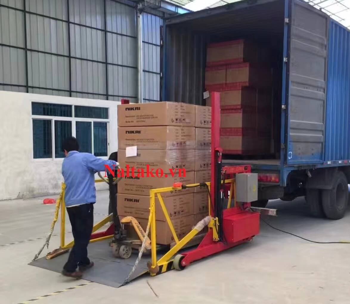 Cầu lên container di động được ứng dụng trong nhiều ngành nghề